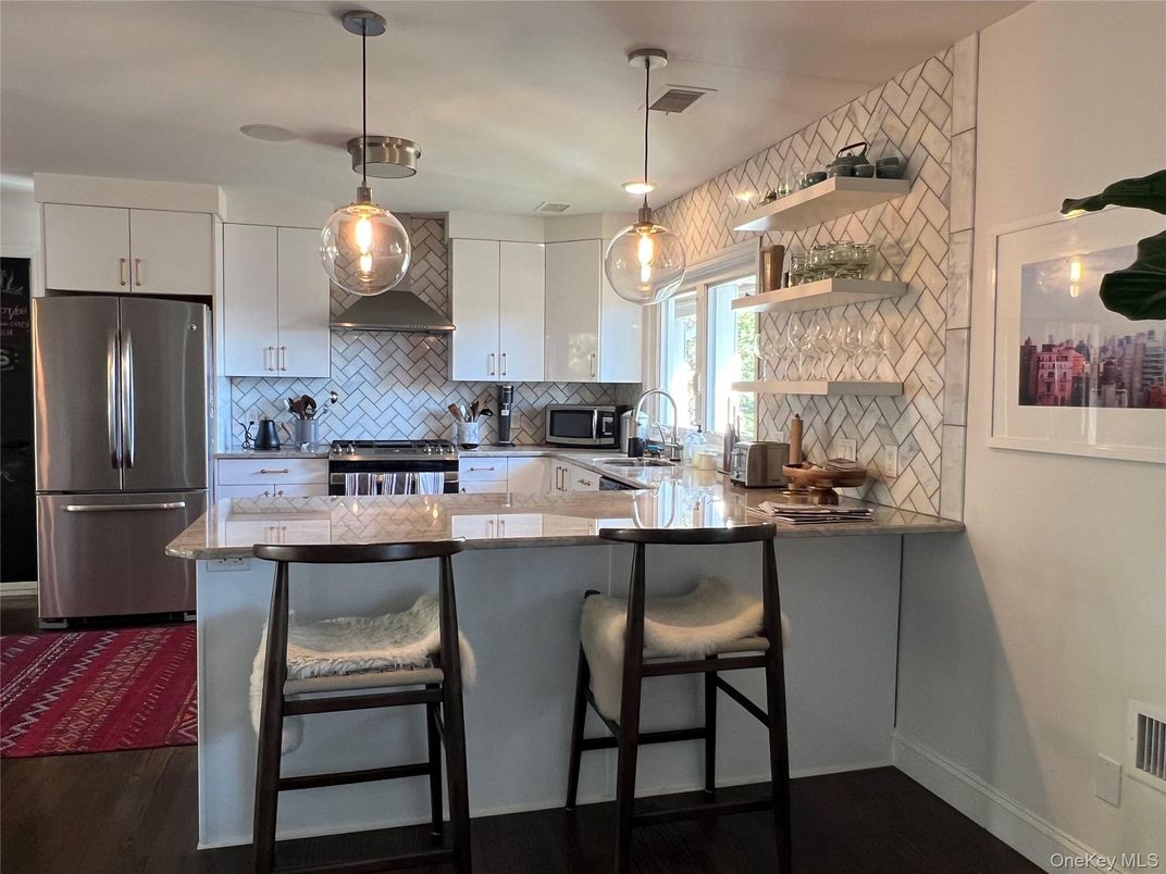 Interior, Kitchen, Pendant Lights, Wood Texture Flooring