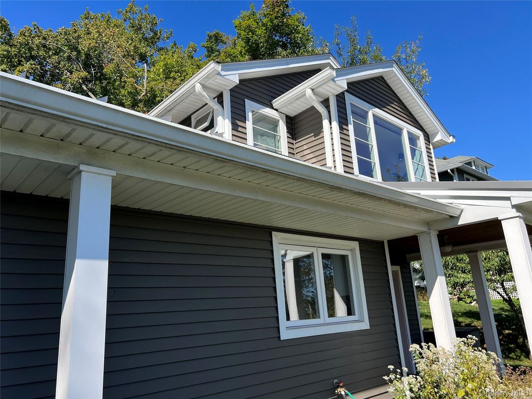 Exterior, Facade, None