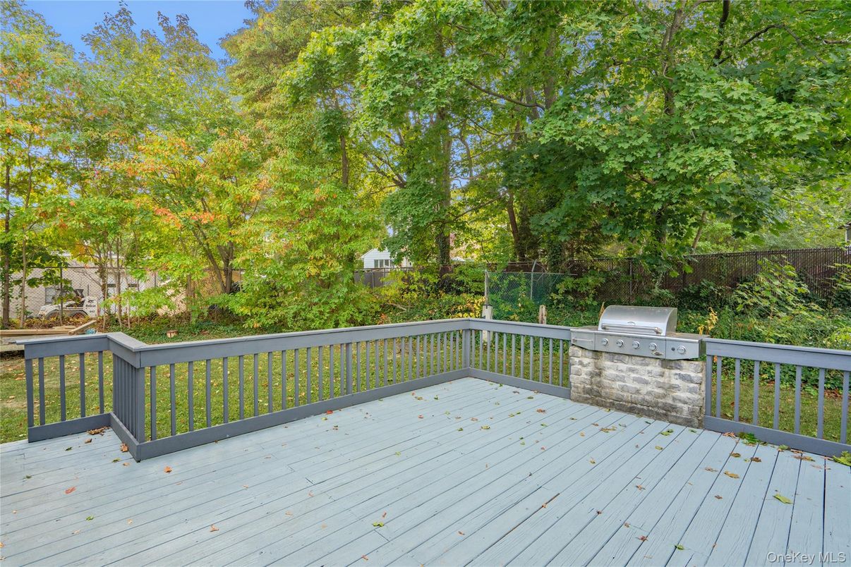 Backyard, Exterior, Outdoor Kitchen
