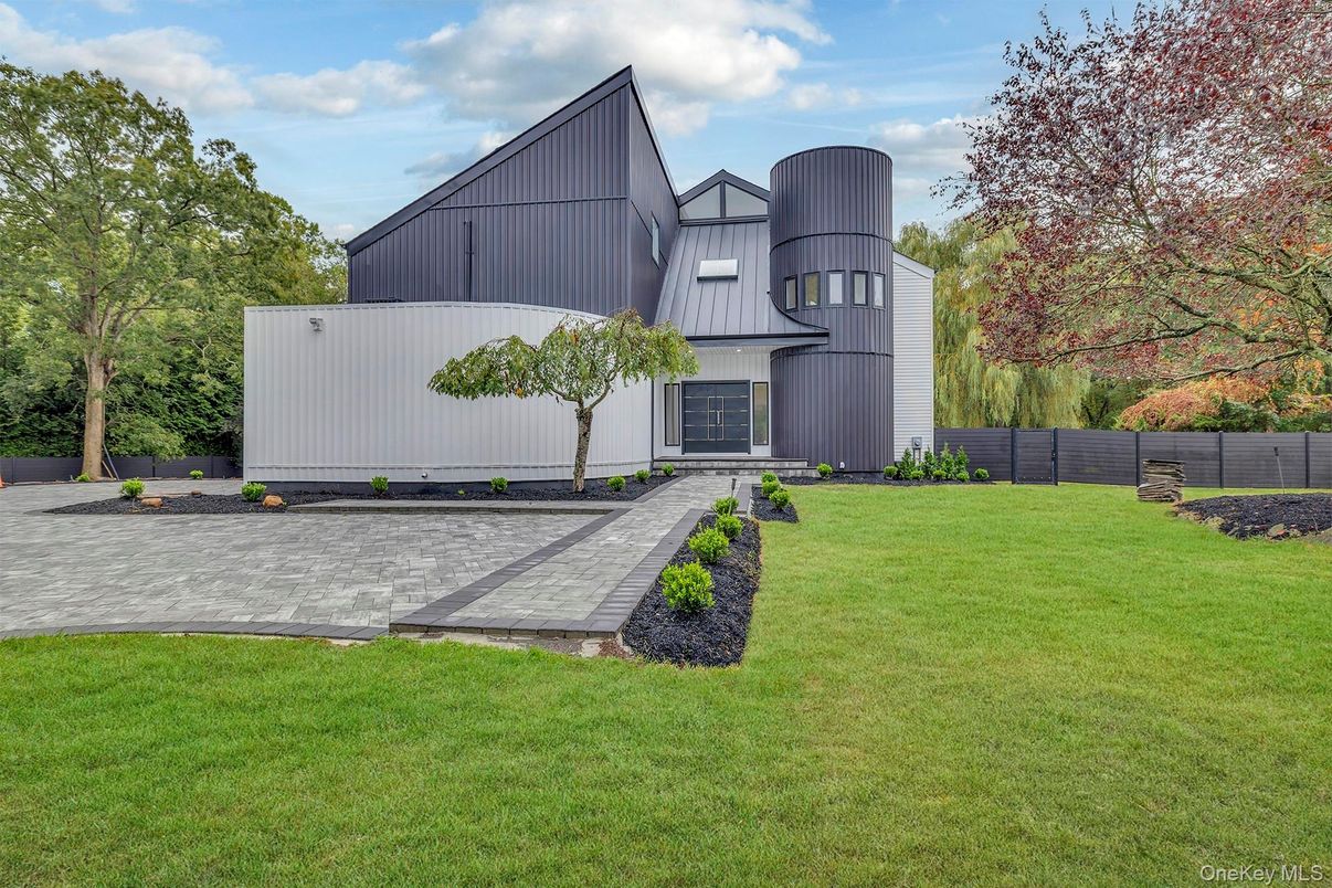 Backyard, Exterior, Facade, Farmhouse
