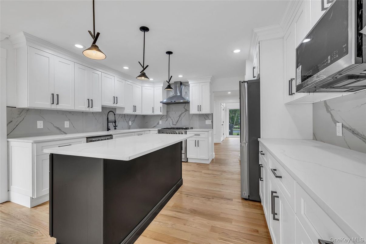 Interior, Kitchen, Marble Walls, Pendant Lights, Recessed Lighting, Wood Texture Flooring