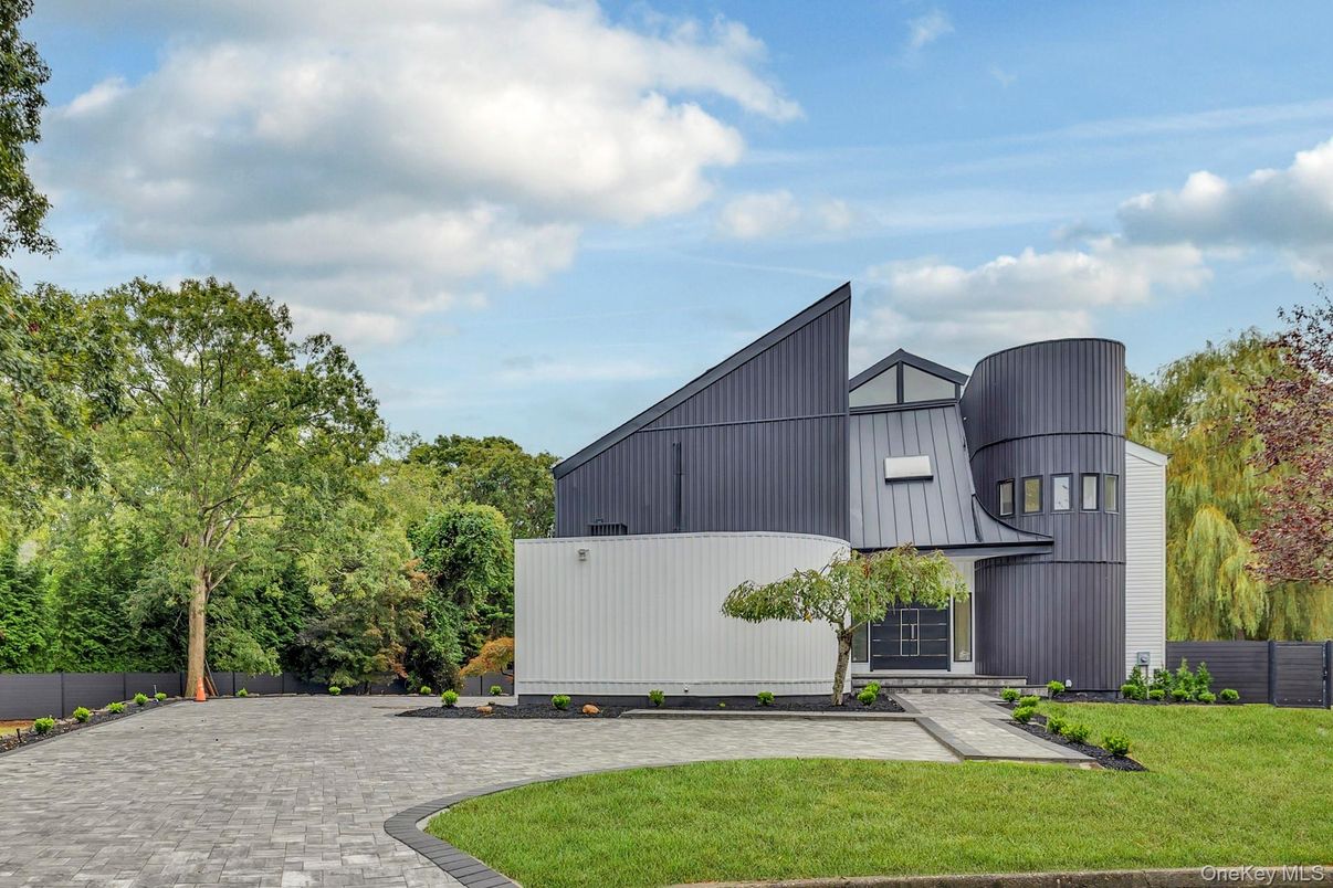 Backyard, Exterior, Facade, Farmhouse