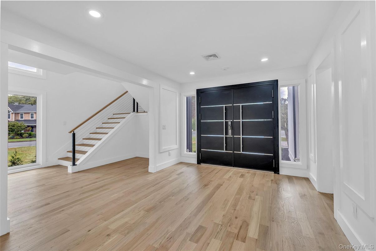 Interior, Recessed Lighting, Wood Texture Flooring