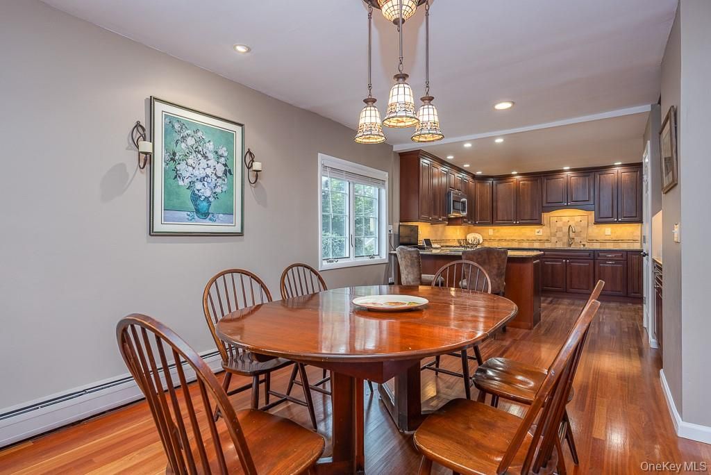 Dining room, Interior, Kitchen, Pendant Lights, Recessed Lighting, Wood Texture Flooring