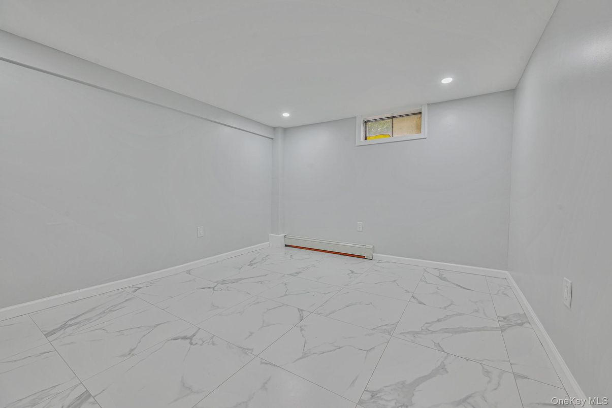 Empty room, Interior, Marble, Recessed Lighting