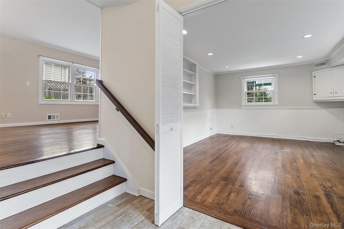 Empty room, Interior, Recessed Lighting, Wood Texture Flooring