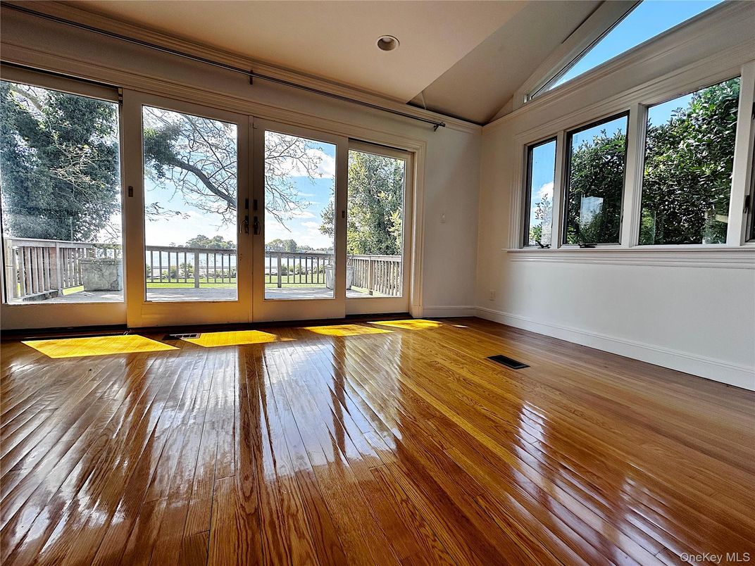 Empty room, Interior, Recessed Lighting, Sun Room, Wood Texture Flooring