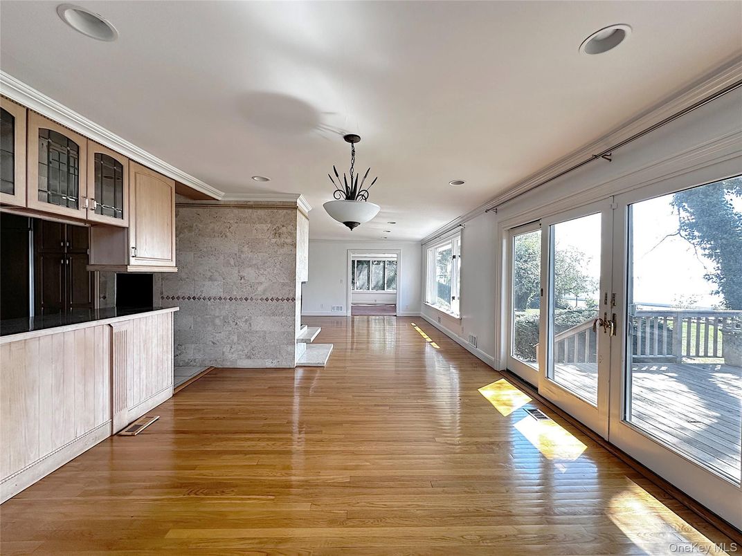 Interior, Pendant Lights, Recessed Lighting, Wood Texture Flooring