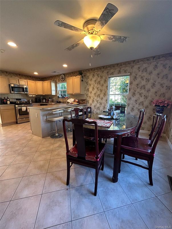 Dining room, Interior, Kitchen, Recessed Lighting