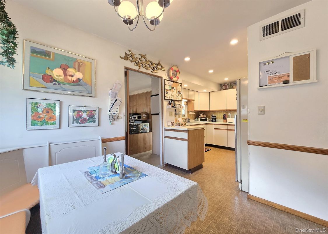 Dining room, Interior, Kitchen, Recessed Lighting
