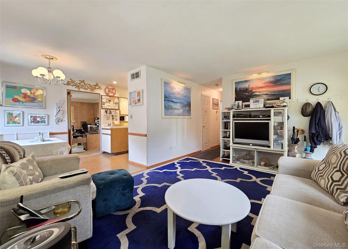 Chandelier, Interior, Kitchen, Living room