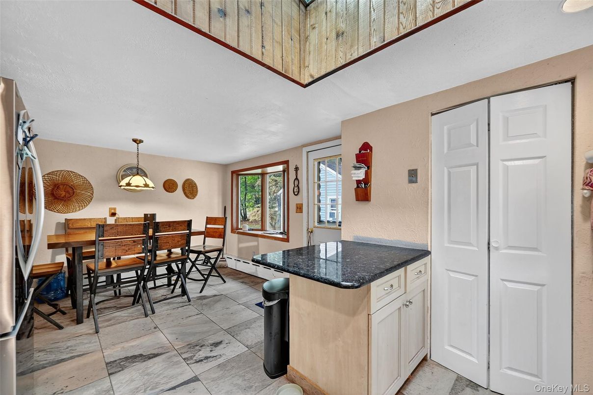 Dining room, Interior