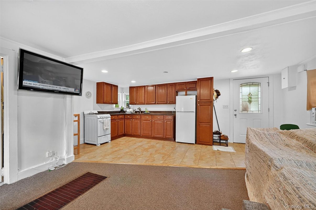 Interior, Kitchen, Recessed Lighting, Washer