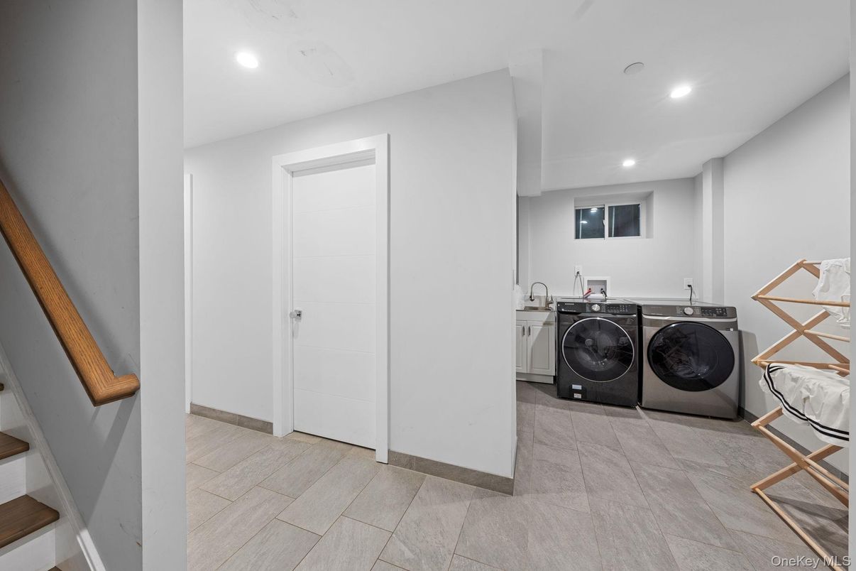 Interior, Recessed Lighting, Washer