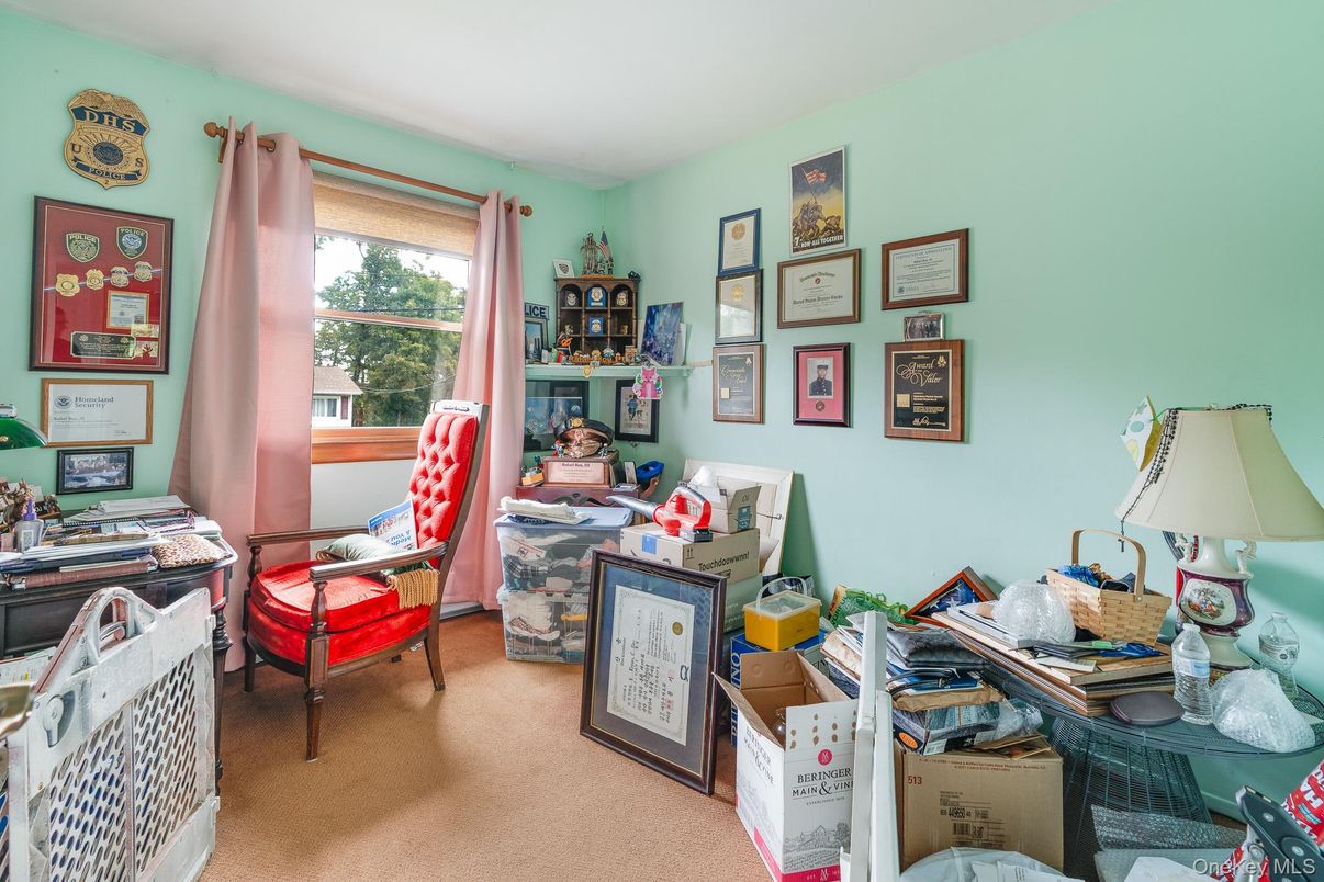 Home Office, Interior
