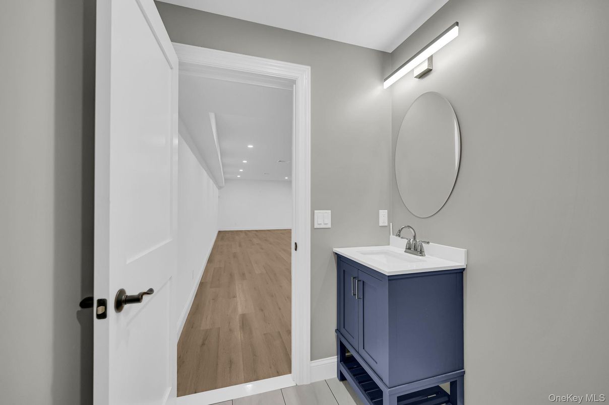 Bathroom, Interior, Recessed Lighting, Wood Texture Flooring