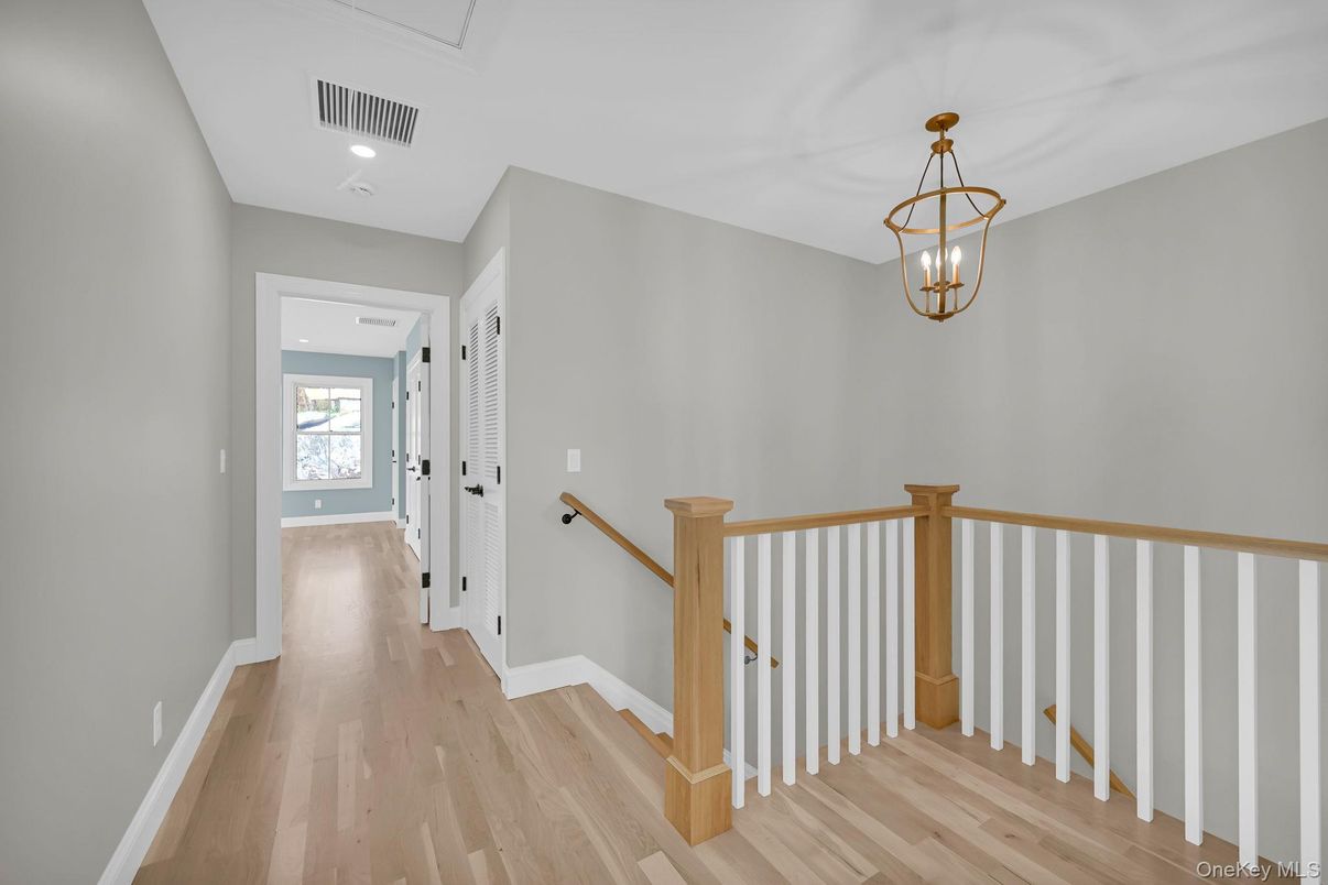 Interior, Pendant Lights, Recessed Lighting, Wood Texture Flooring