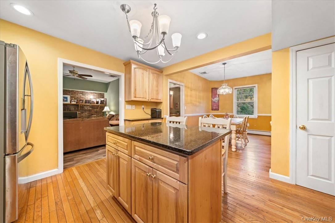 Chandelier, Dining room, Interior, Kitchen, Pendant Lights, Recessed Lighting, Wood Texture Flooring
