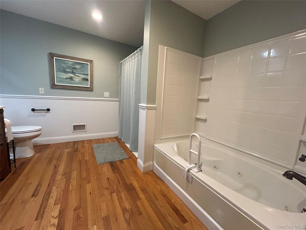 Bathroom, Interior, Recessed Lighting, Wood Texture Flooring