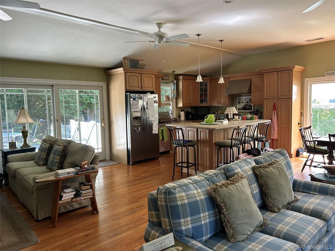 Interior, Kitchen, Living room, Pendant Lights, Stainless Steel Appliances, Wood Texture Flooring