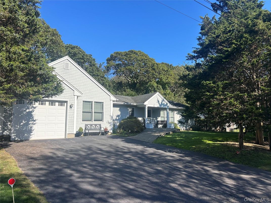 Attached, Exterior, Facade, Ranch