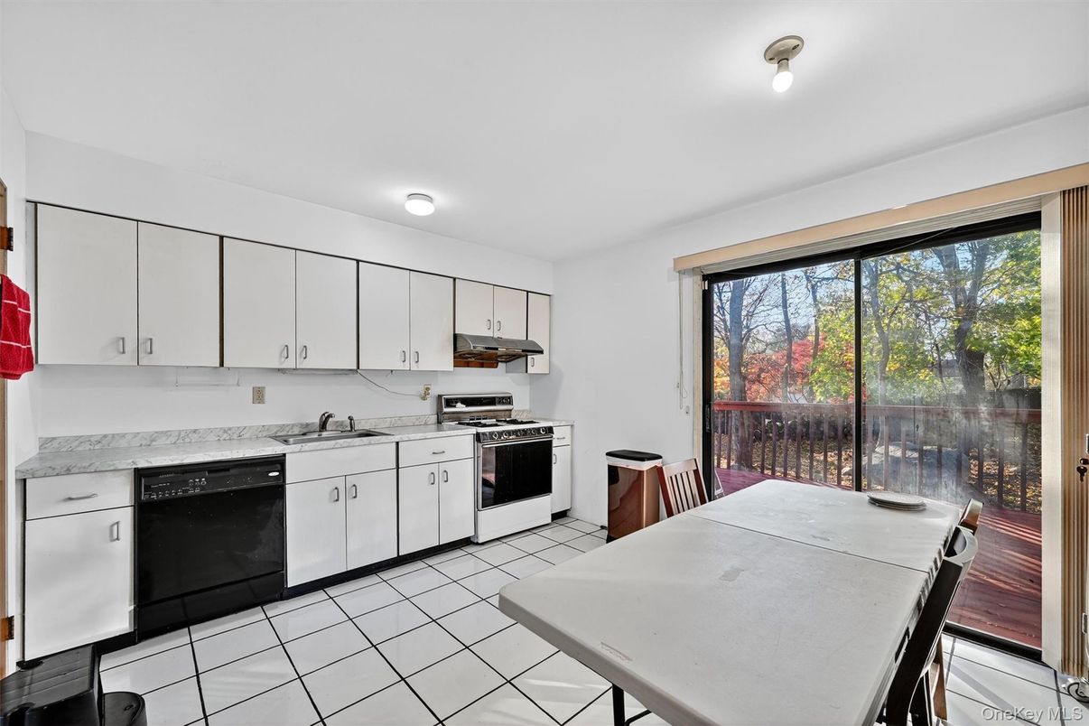 Dining room, Interior, Kitchen, Stainless Steel Appliances