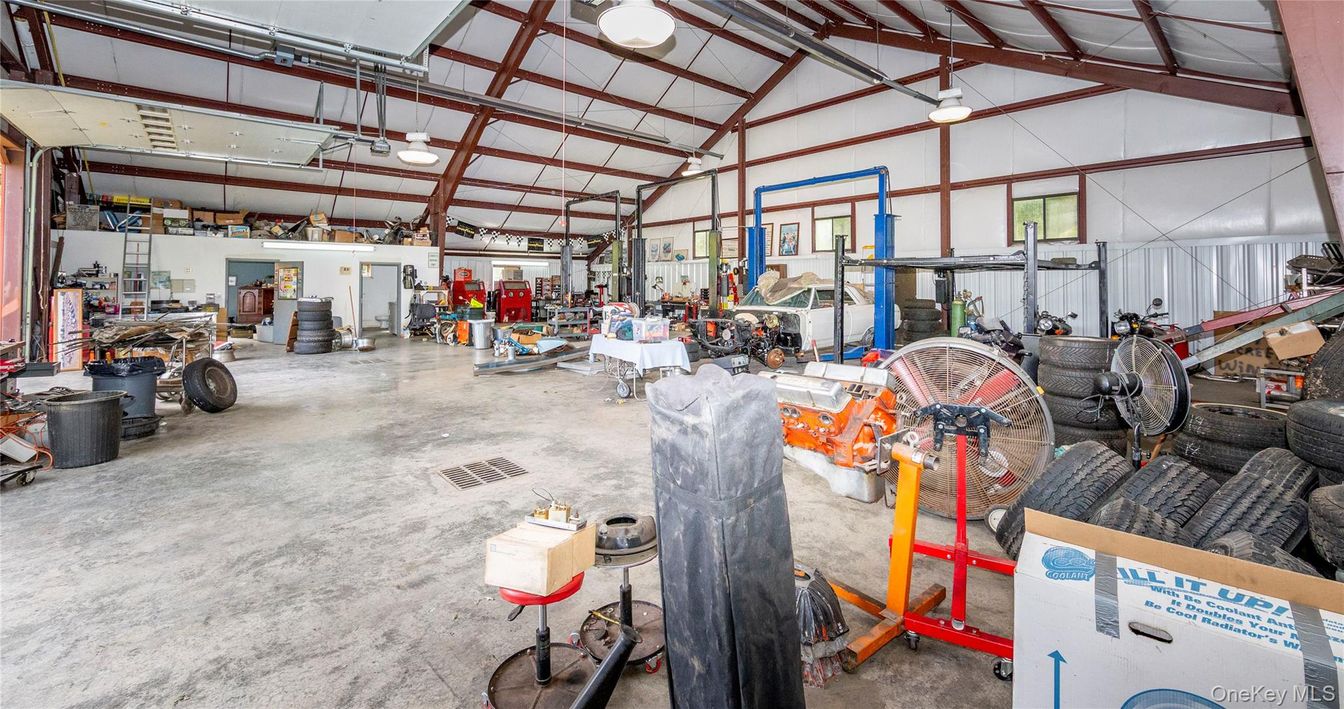Garage, Interior