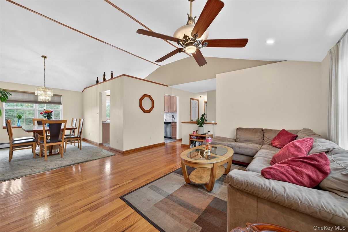 Dining room, Interior, Living room, Pendant Lights, Recessed Lighting, Wood Texture Flooring