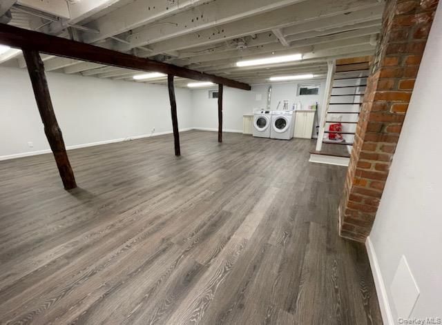Interior, Washer, Wood Texture Flooring