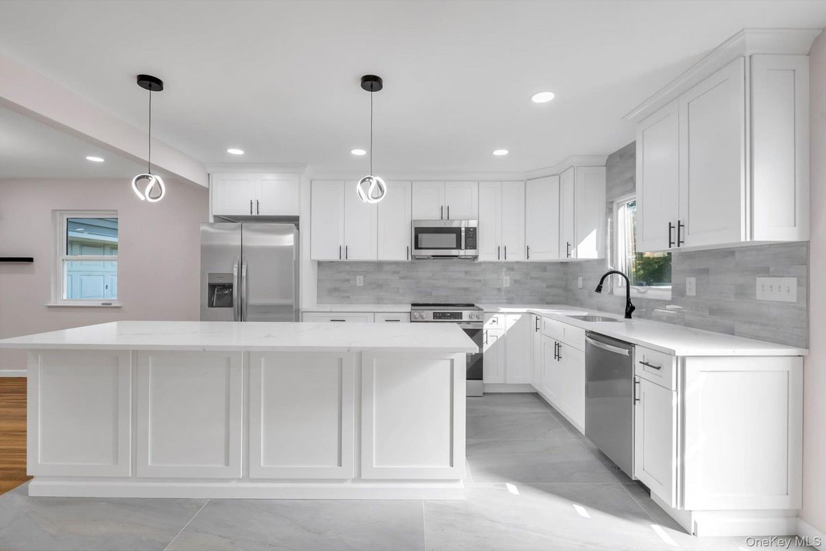 Interior, Kitchen, Pendant Lights, Recessed Lighting, Stainless Steel Appliances