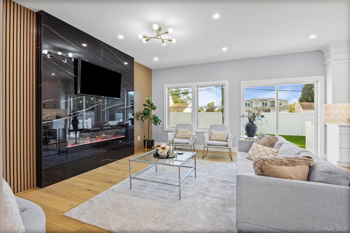 Interior, Living room, Recessed Lighting, Wood Texture Flooring