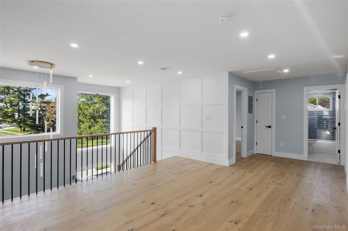 Interior, Pendant Lights, Recessed Lighting, Wood Texture Flooring