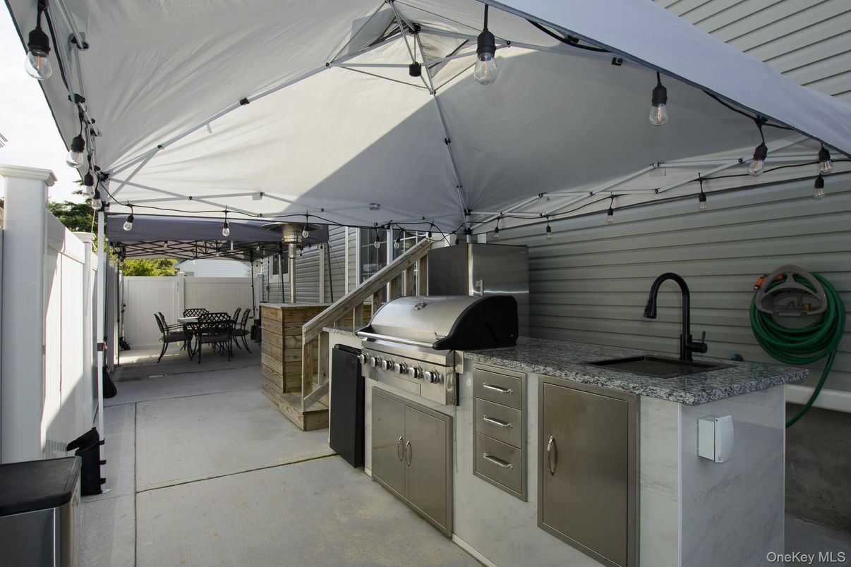Exterior, Outdoor Kitchen