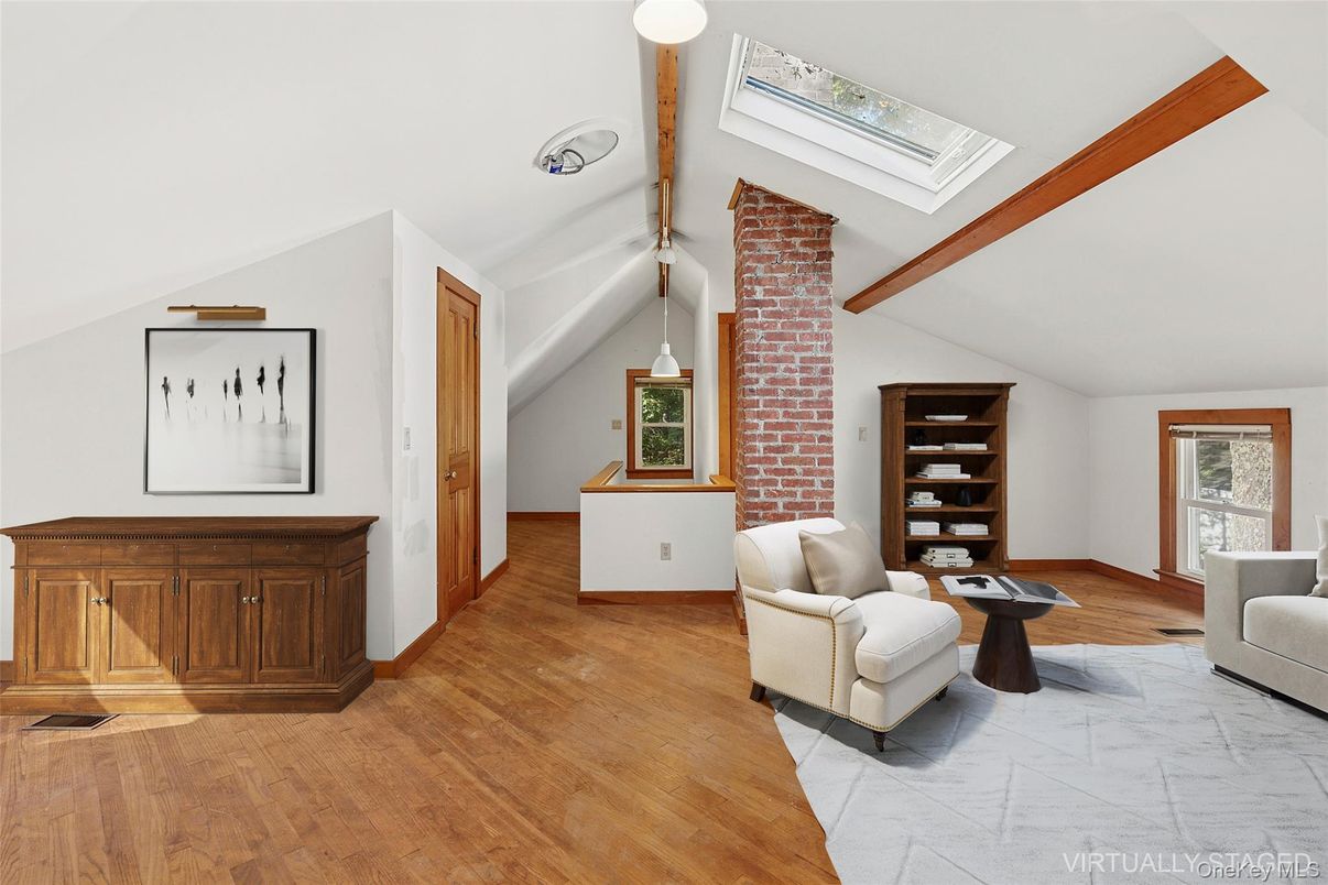 Interior, Pendant Lights, Wood Texture Flooring