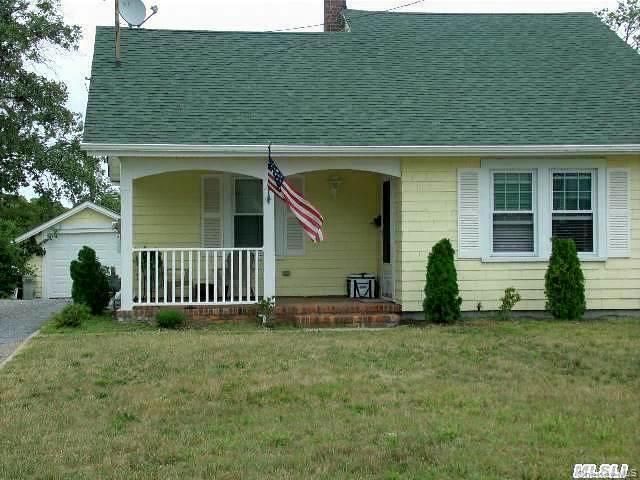 Exterior, Facade, Cape Cod