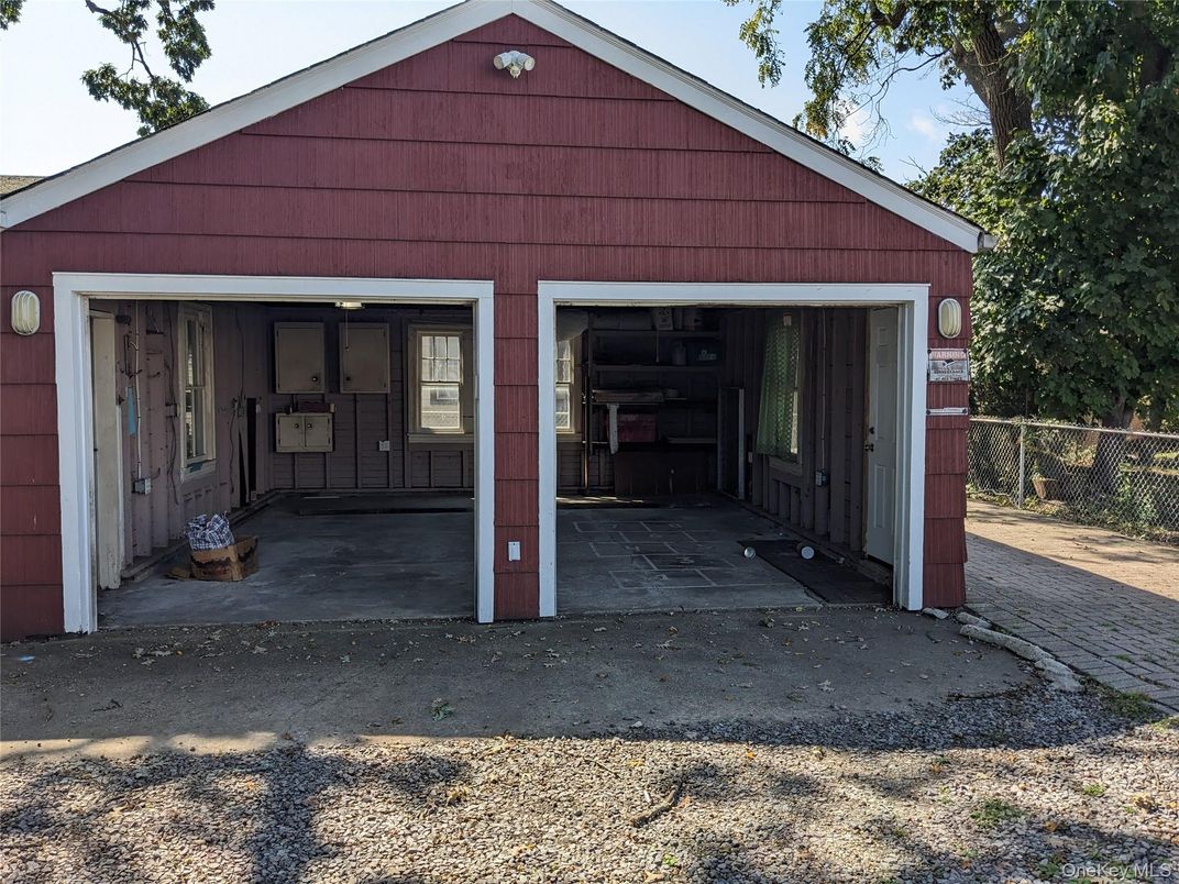 Detached Garage, Exterior