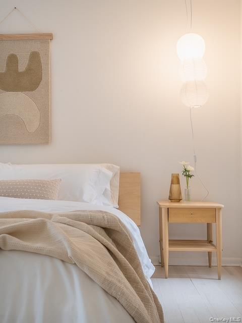 Bedroom, Interior, Pendant Lights