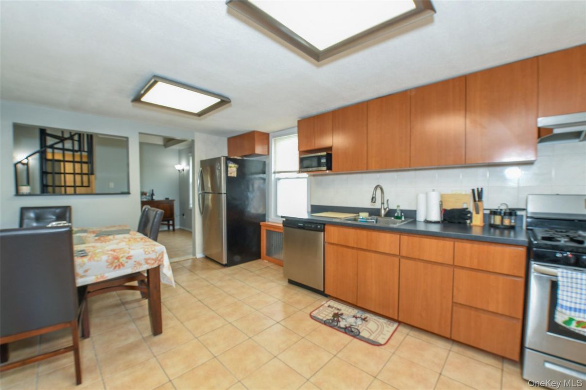 Dining room, Interior, Kitchen, Stainless Steel Appliances