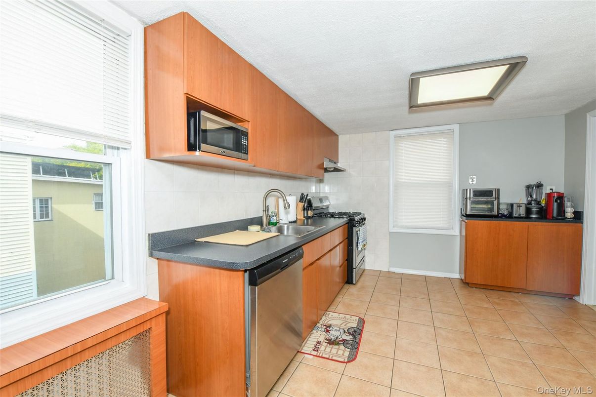 Interior, Kitchen, Stainless Steel Appliances