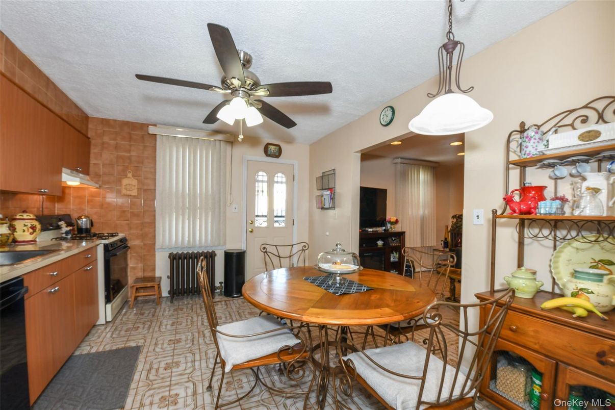 Dining room, Interior, Kitchen, Pendant Lights, Recessed Lighting