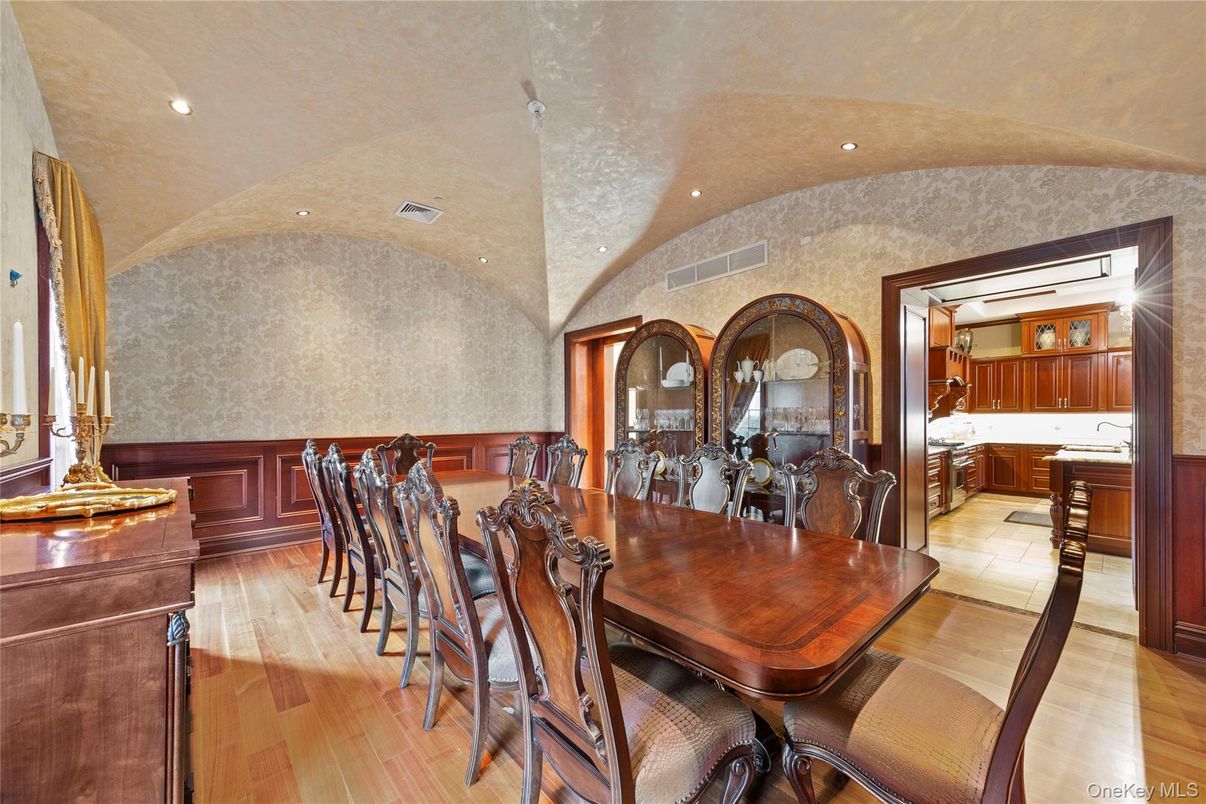 Dining room, Interior, Recessed Lighting, Wood Texture Flooring