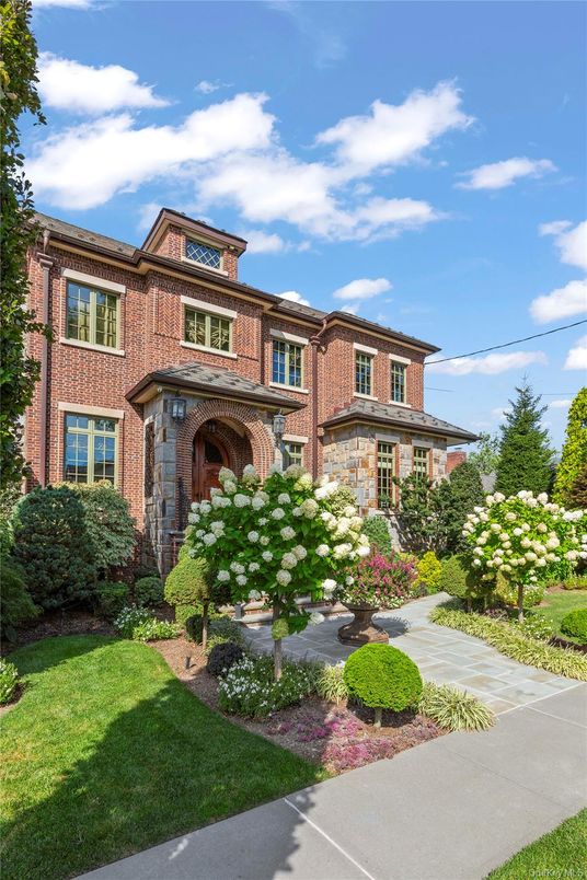 Exterior, Facade, Brick Facade, Rowhouse