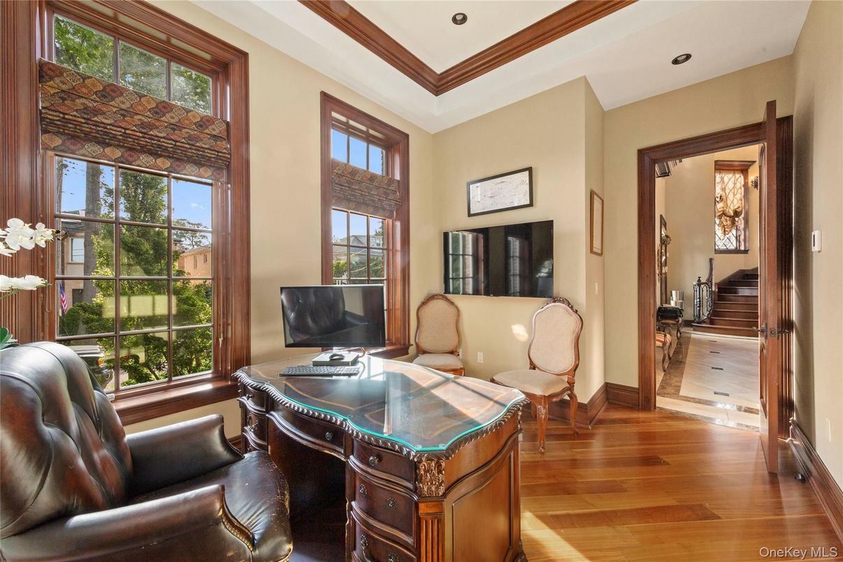 Home Office, Interior, Recessed Lighting, Wood Texture Flooring
