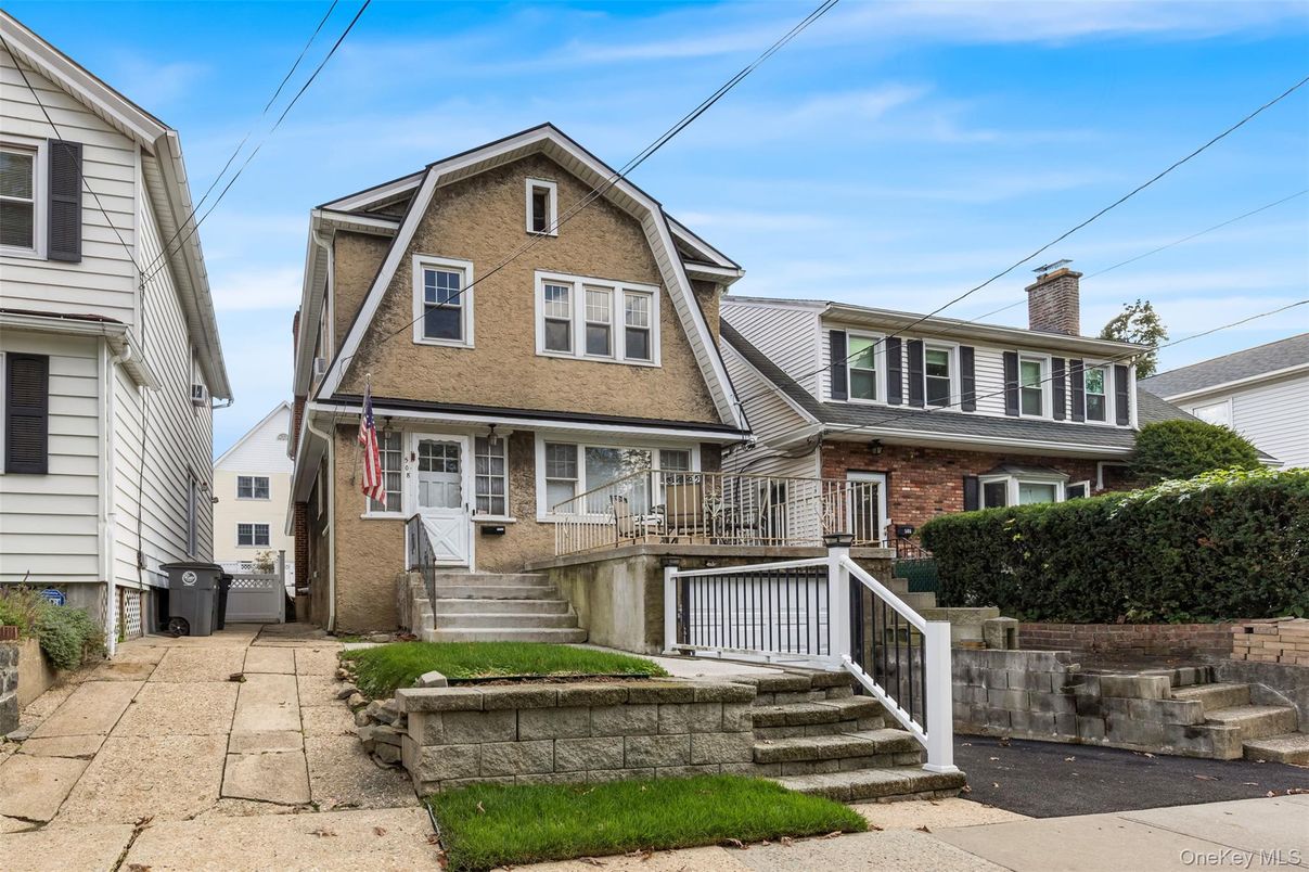 Exterior, Facade, Brick Facade, Queen Anne Victorian