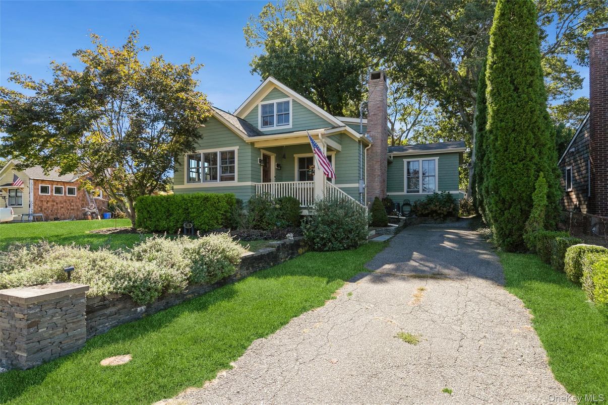 Backyard, Exterior, Facade, Cape Cod