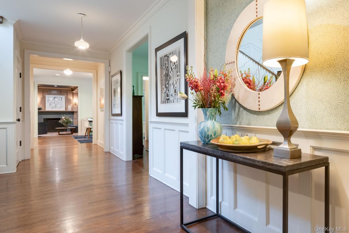 Interior, Pendant Lights, Recessed Lighting, Wood Texture Flooring