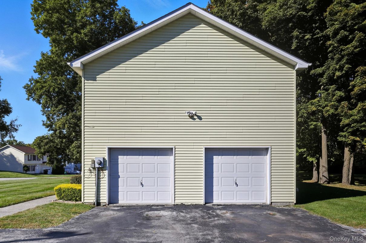 Detached Garage, Exterior