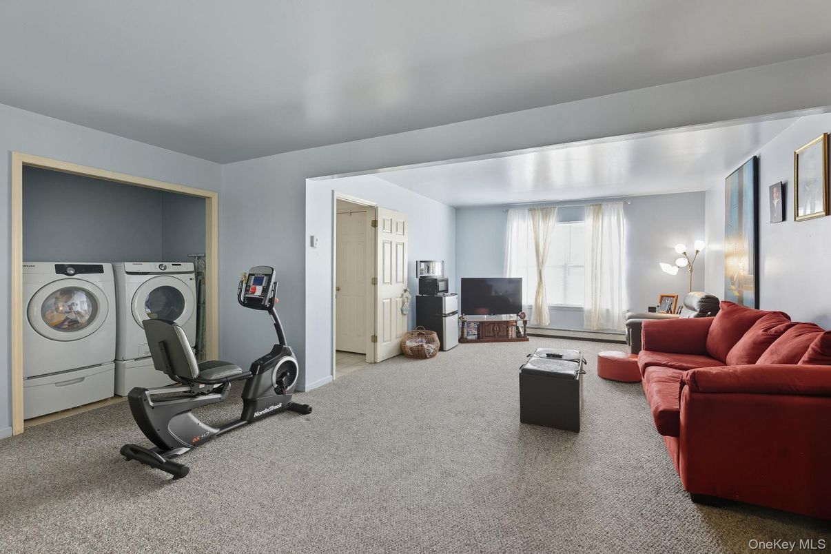 Fitness Equipment, Interior, Living room, Washer