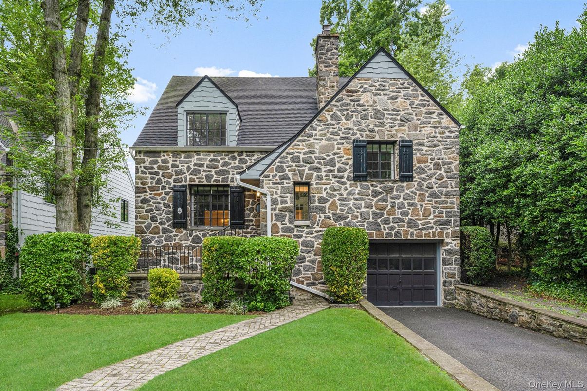 Attached, Exterior, Facade, Tudor Revival