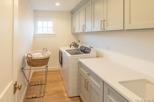 Interior, Recessed Lighting, Washer, Wood Texture Flooring